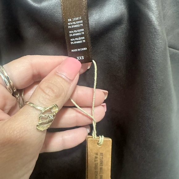 SKIMS chocolate brown wet jersey bodysuit faux leather size XXS NWT - Picture 3 of 4